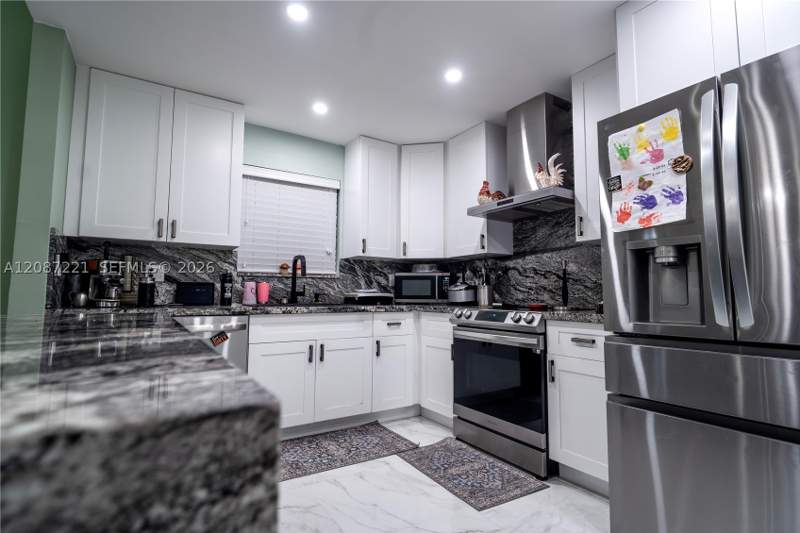 4 bedroom SingleFamilyResidence at 13814 SW 281 St SW, Hartford Place, Homestead — photo 5