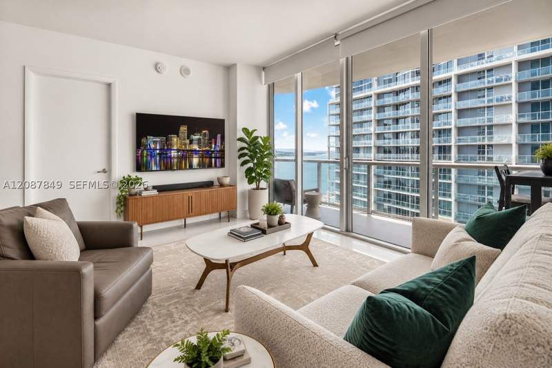 2 bedroom Condominium at 475 Brickell Ave 3609, Iconbrickell Condo No 1, Miami — photo 2