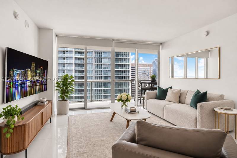 2 bedroom Condominium at 475 Brickell Ave 3609, Iconbrickell Condo No 1, Miami — photo 3
