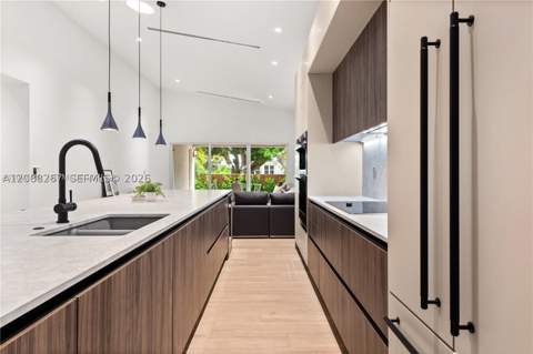 270 SW 29th Rd, Miami FL - photo 10 of 56