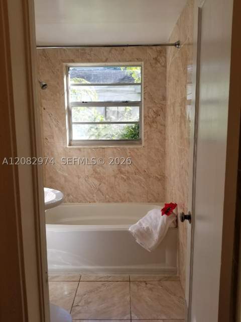 1610 Michigan Ave 5, Miami Beach FL - photo 12 of 25
