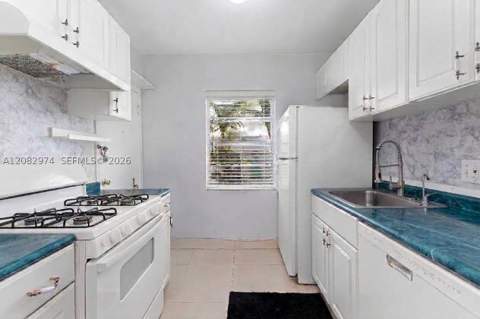 1610 Michigan Ave 5, Miami Beach FL - photo 7 of 25