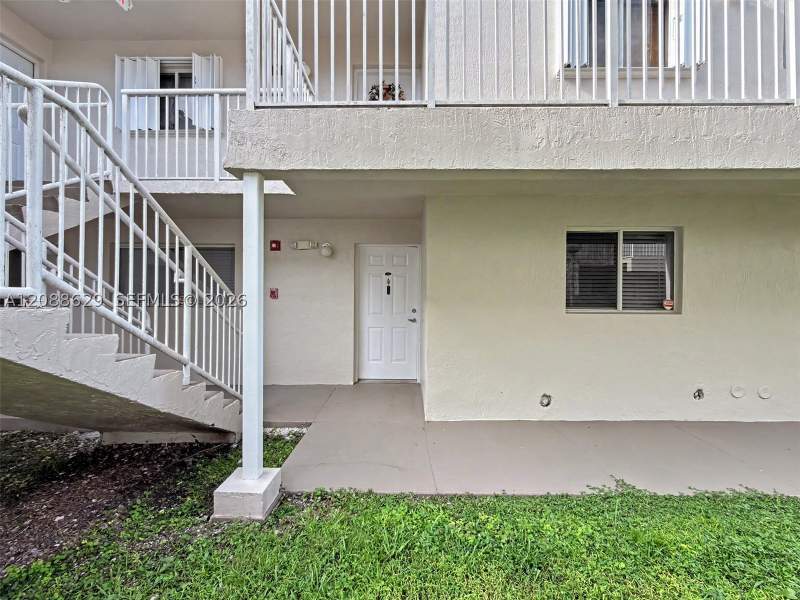 2 bedroom StockCooperative at 14901 SW 80th St 115, The Seasons Villas & Thms, Miami — photo 3