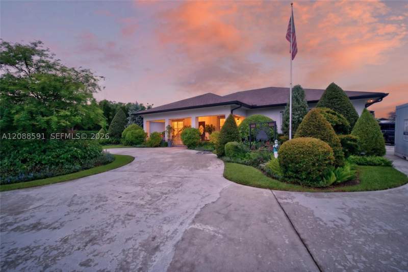 4 bedroom SingleFamilyResidence at 24420 SW 192nd Ave, Redland, Homestead — photo 2