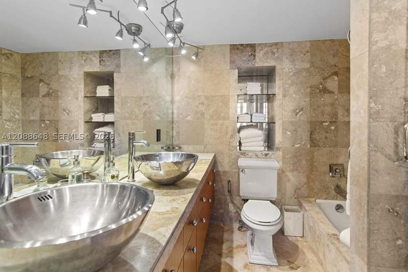 2 bedroom Condominium at 100 Lincoln Rd 748, The Decoplage Condo, Miami Beach — photo 3