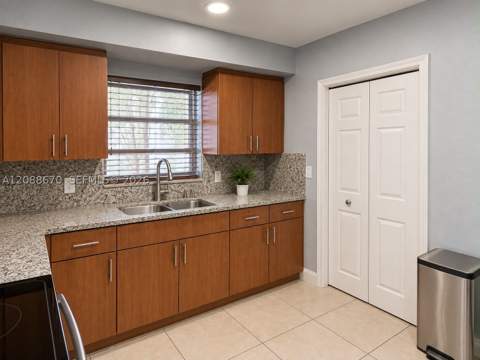 1869 NW 83rd Ter, Miami FL - photo 6 of 12