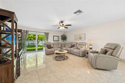 19780 SW 101st Ave, Cutler Bay FL - photo 11 of 38