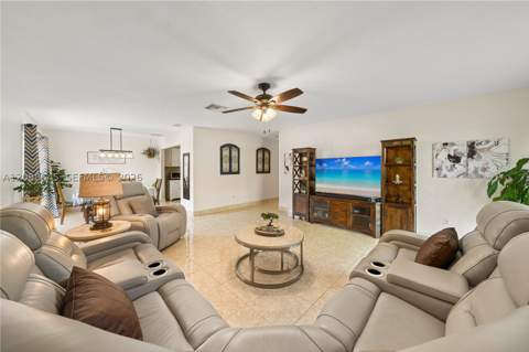 19780 SW 101st Ave, Cutler Bay FL - photo 13 of 38