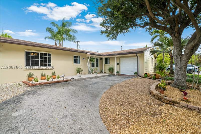 4 bedroom SingleFamilyResidence at 19780 SW 101st Ave, Bel Aire Sec 5, Cutler Bay — photo 3