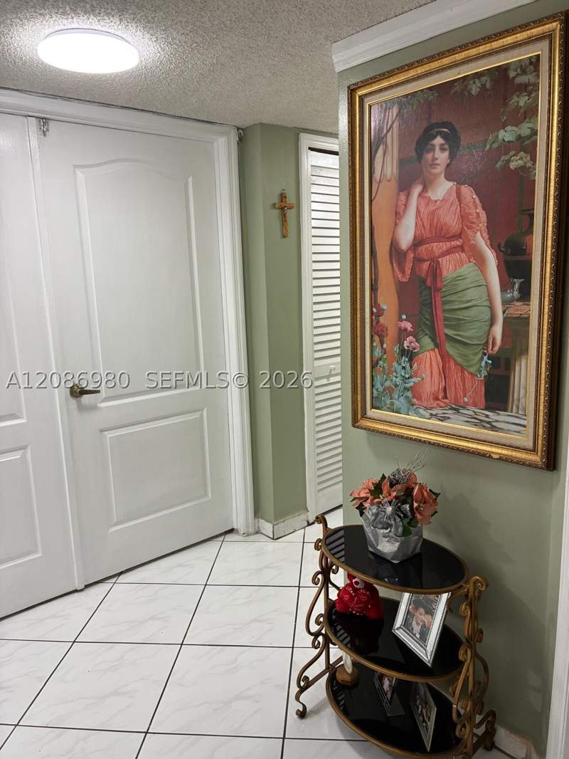 3 bedroom Townhouse at 2403 W 76th St 102, West Palm Villas III Cond, Hialeah — photo 2