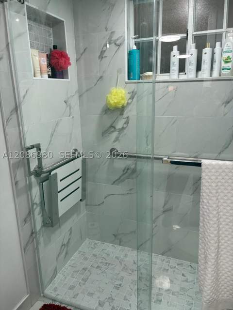 2403 W 76th St 102, Hialeah FL - photo 6 of 7