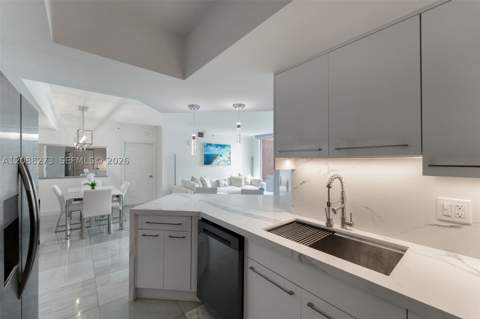 2000 N Bayshore Dr 619, Miami FL - photo 11 of 23