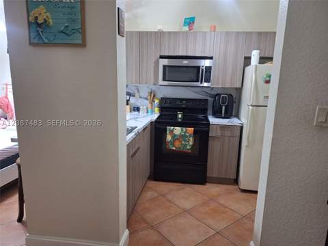 13967 SW 91st Ter 13967, Miami FL - photo 6 of 16