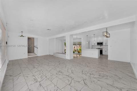 12140 NE Miami Ct, North Miami FL - photo 7 of 34