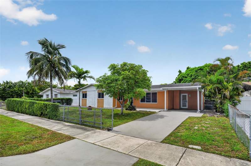 4 bedroom SingleFamilyResidence at 19920 SW 118th Pl, South Miami Heights Addn, Miami — photo 3