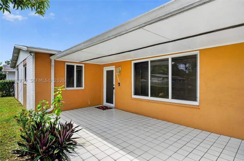 4 bedroom SingleFamilyResidence at 19920 SW 118th Pl, South Miami Heights Addn, Miami — photo 5