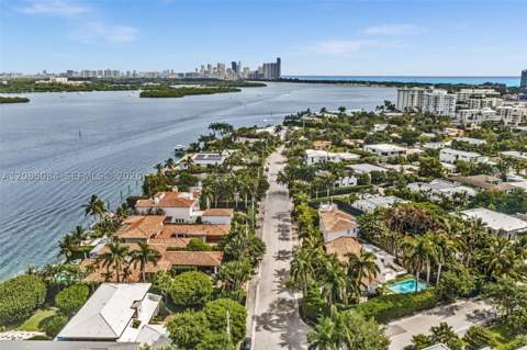 10031 W Broadview Dr, Bay Harbor Islands FL - photo 11 of 15