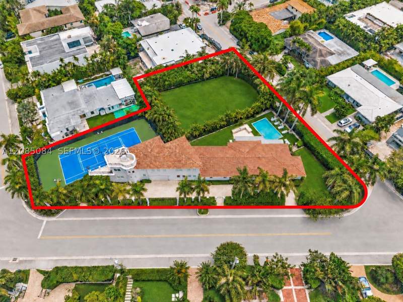 7 bedroom SingleFamilyResidence at 10031 W Broadview Dr, Bay Harbor Island, Bay Harbor Islands — photo 2