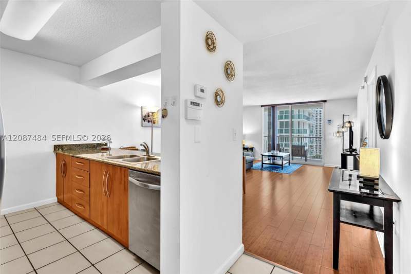 1 bedroom Condominium at 1200 Brickell Bay Dr 2119, The Club At Brickell Bay, Miami — photo 5