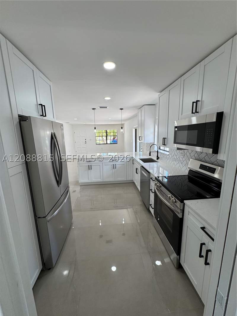 3 bedroom SingleFamilyResidence at 748 NW 133rd Ave, Leomar Homes, Miami — photo 3