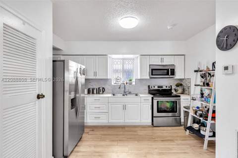 110 NE 9th Ct, Homestead FL - photo 11 of 26