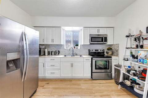 110 NE 9th Ct, Homestead FL - photo 9 of 26