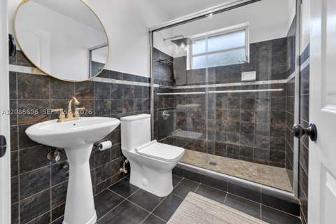 2395 NE 184th Ter, North Miami Beach FL - photo 19 of 44