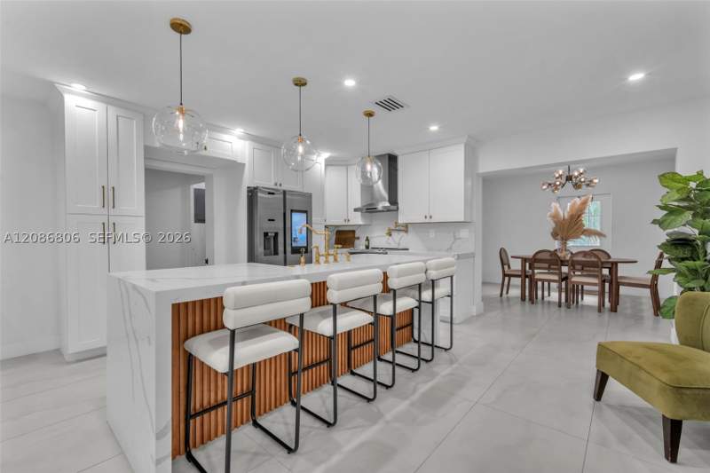 4 bedroom SingleFamilyResidence at 2395 NE 184th Ter, Riverdale, North Miami Beach — photo 2