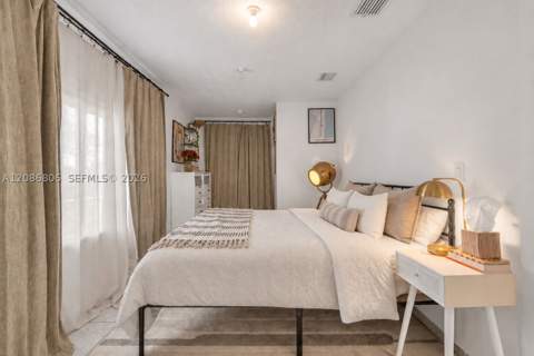 2395 NE 184th Ter, North Miami Beach FL - photo 24 of 44