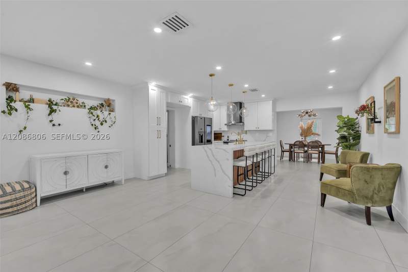 4 bedroom SingleFamilyResidence at 2395 NE 184th Ter, Riverdale, North Miami Beach — photo 3