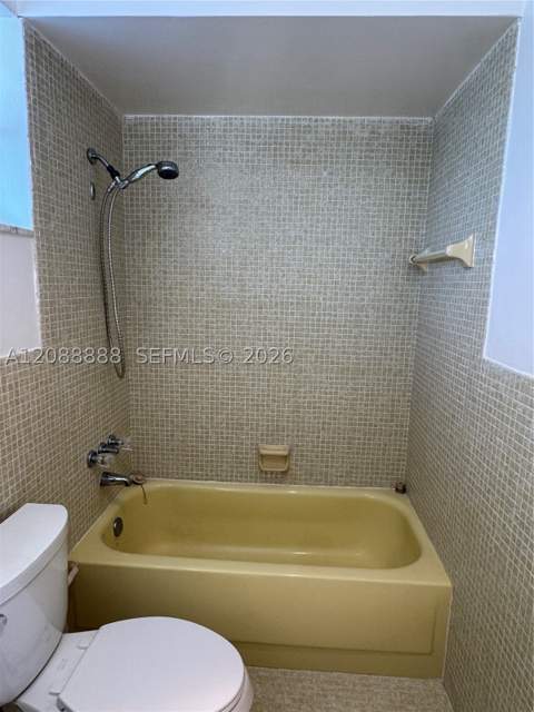 2940 NE 203rd St 213 C, Aventura FL - photo 12 of 24
