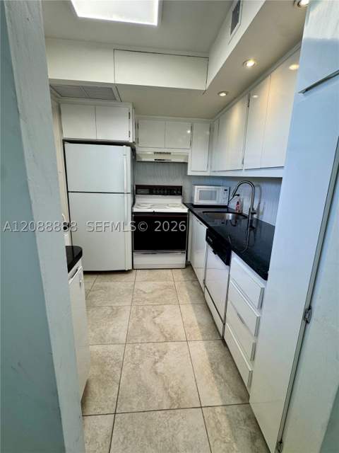 2940 NE 203rd St 213 C, Aventura FL - photo 7 of 24