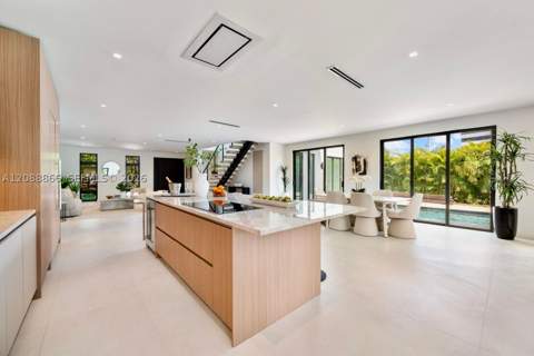 300 NE 48th St, Miami FL - photo 10 of 32