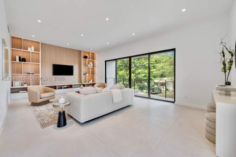 300 NE 48th St, Miami FL - photo 14 of 32