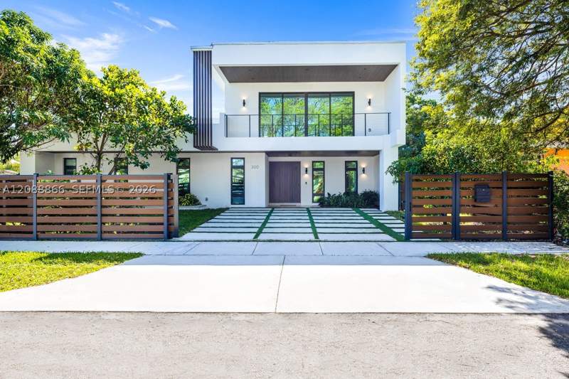 4 bedroom SingleFamilyResidence at 300 NE 48th St, Brentwood, Miami — photo 2