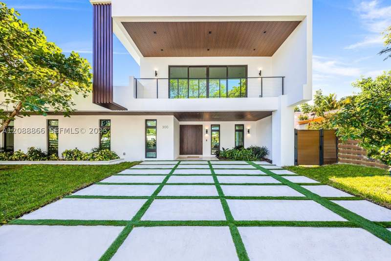 4 bedroom SingleFamilyResidence at 300 NE 48th St, Brentwood, Miami — photo 3