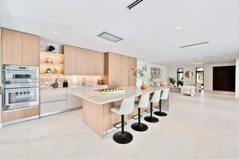 300 NE 48th St, Miami FL - photo 8 of 32