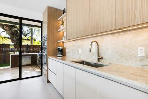 300 NE 48th St, Miami FL - photo 9 of 32