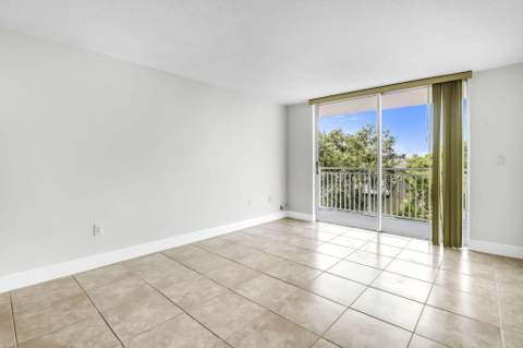 1805 E Sans Souci Boulevard 434, North Miami FL - photo 15 of 39