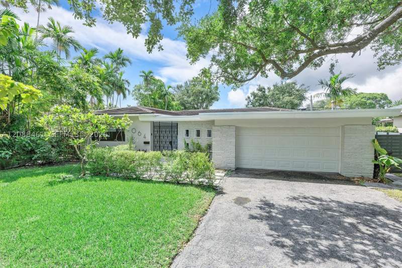 3 bedroom SingleFamilyResidence at 1064 NE 97th St, Rev Pl Miami Shores Sec 8, Miami Shores — photo 2