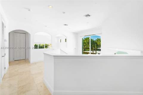 1490 Cleveland Rd, Miami Beach FL - photo 12 of 28