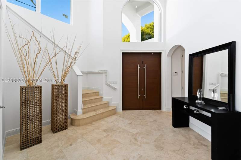 5 bedroom SingleFamilyResidence at 1490 Cleveland Rd, Biscayne Point, Miami Beach — photo 4