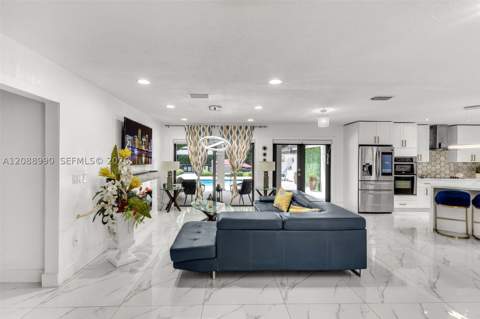10010 SW 85th Ter, Miami FL - photo 10 of 47