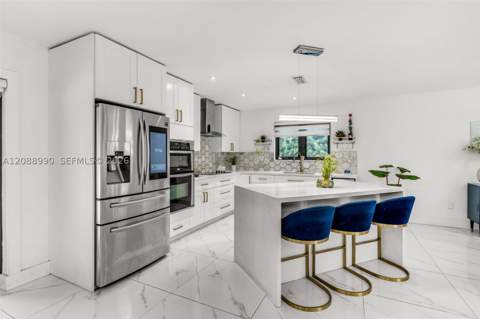 10010 SW 85th Ter, Miami FL - photo 12 of 47