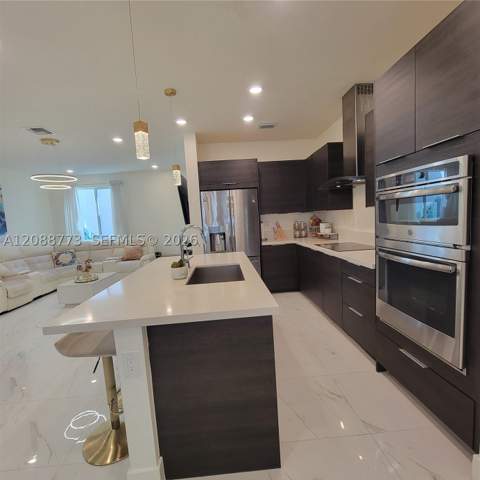 10440 NW 67th St 10440, Doral FL - photo 10 of 54