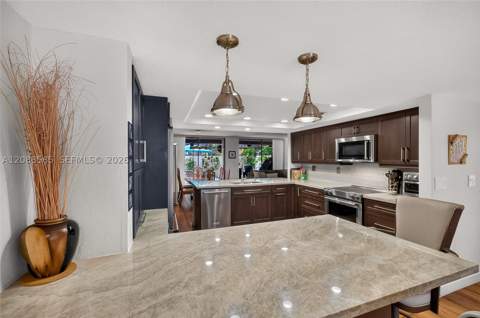 10656 SW 76th Ter, Miami FL - photo 9 of 54