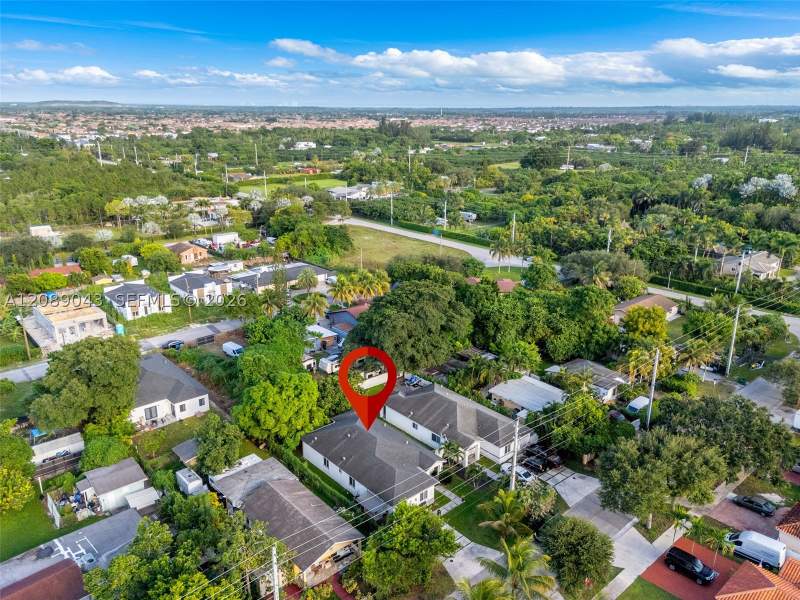 4 bedroom SingleFamilyResidence at 23031 SW 124th Ave, Silver Palm Park, Miami — photo 2