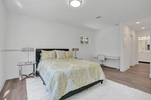 630 NE 52nd Ter, Miami FL - photo 10 of 24