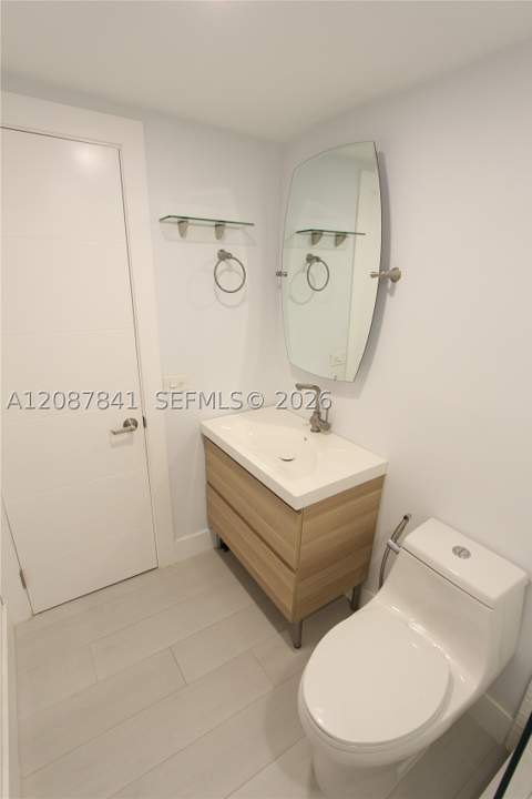 427 Santander Ave 202, Coral Gables FL - photo 10 of 17
