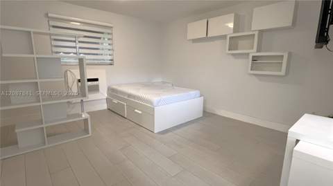 427 Santander Ave 202, Coral Gables FL - photo 16 of 17